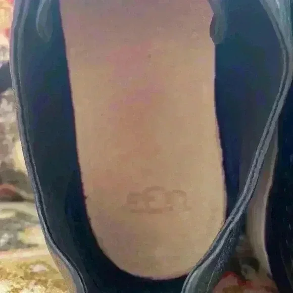 Ugh Tye Leather Sneaker - Picture 5 of 9